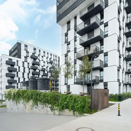 Nowoczesny Dla 2 Doroslych I 2 Dzieci Parking By Renters *