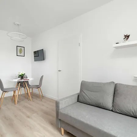Nowoczesny Dla 2 Doroslych I 2 Dzieci Parking By Renters Lägenhet