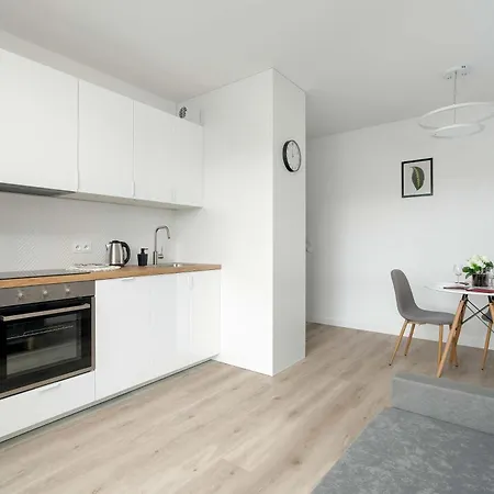 Nowoczesny Dla 2 Doroslych I 2 Dzieci Parking By Renters Lägenhet