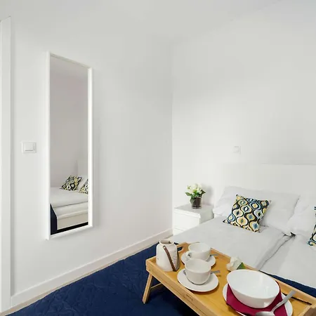 Nowoczesny Dla 2 Doroslych I 2 Dzieci Parking By Renters Lägenhet